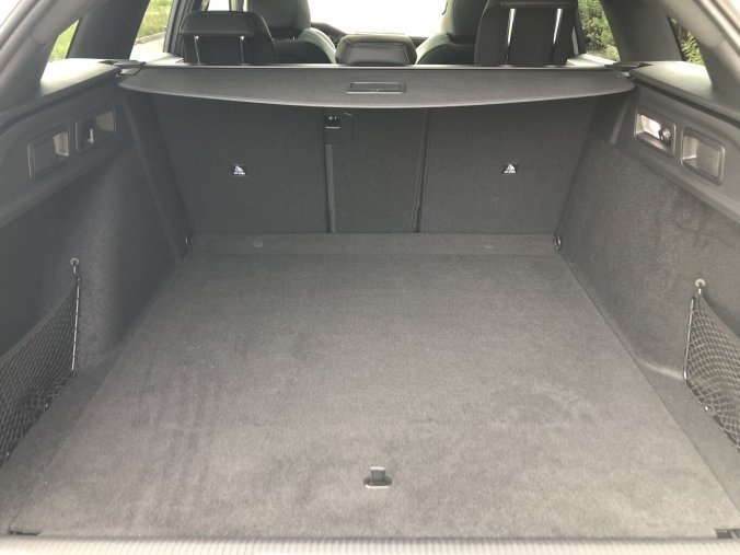 Peugeot 308, Peugeot 308 308 SW ALLURE Hybrid 145 e-DCS6, barva šedá