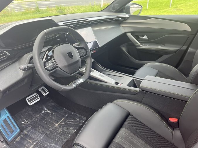 Peugeot 308, Peugeot 308 SW GT BlueHDi 130 S&S EAT8, barva červená