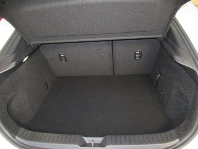Mazda CX-30, Skyactiv-G 2.0 122k, barva bílá