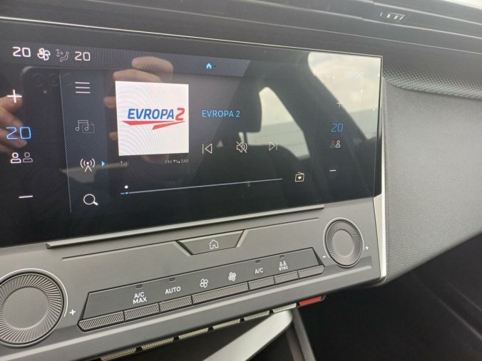 Peugeot 308, Peugeot 308 SW STYLE Hybrid 145 e-DCS6, barva modrá