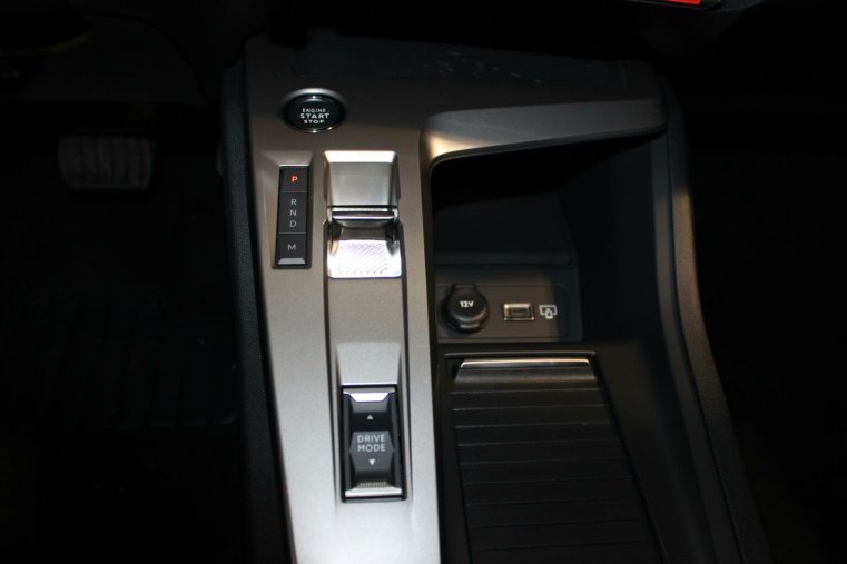 Peugeot 308, Peugeot 308 SW ALLURE Hybrid 136 e-DCS, barva bílá