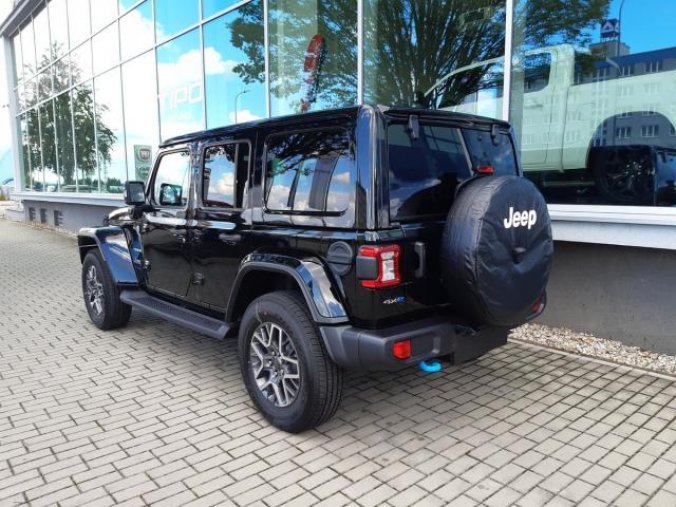 Jeep Wrangler, 2,0T PHEV 380 PS Sahara, barva černá