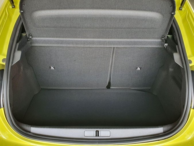 Peugeot 208, Peugeot 208 STYLE 1.2 PT 100k MAN6, barva žlutá