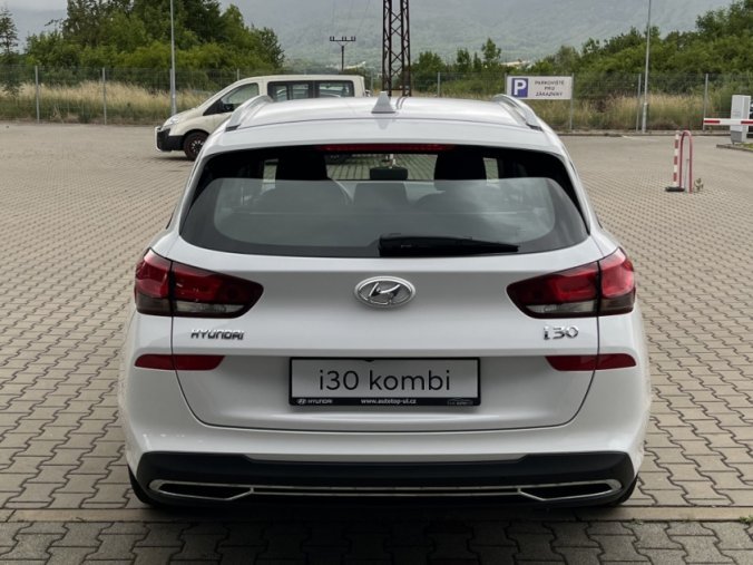 Hyundai i30, 1,5i 81 kW MT, barva bílá