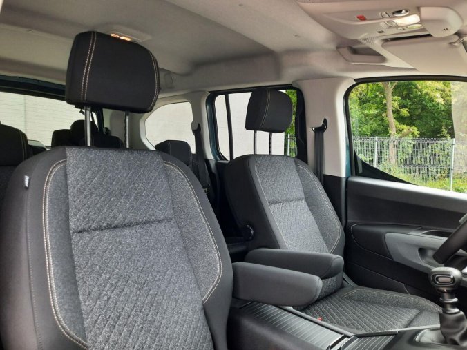 Peugeot Rifter, Peugeot Rifter LONG ALLURE BlueHDi 130 MAN6, barva modrá