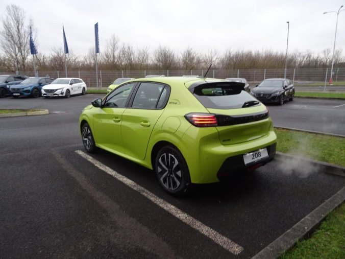 Peugeot 208, Peugeot 208 STYLE PureTech 100k MAN6, barva žlutá