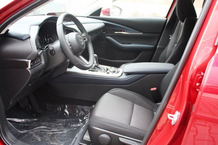 Mazda CX-30, SKYACTIV-G, barva červená