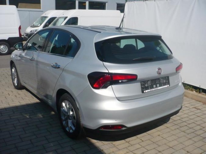 Fiat Tipo, HB 1.4 16v ITALIA Extra, barva stříbrná
