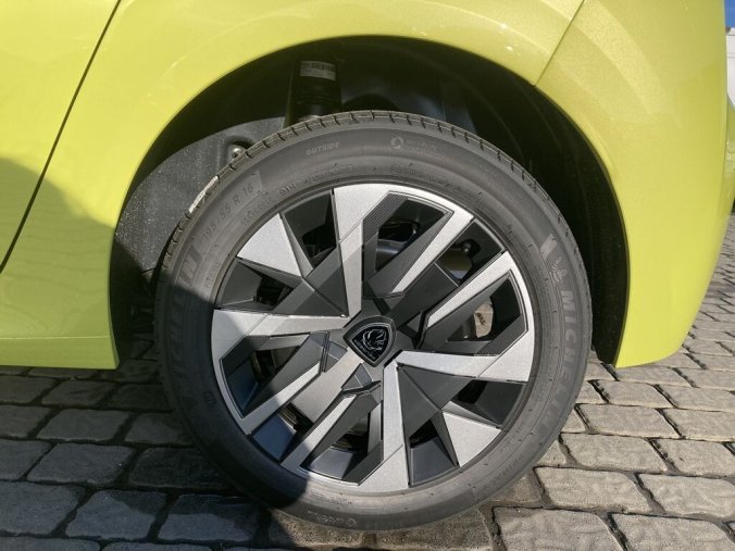 Peugeot 208, Peugeot 208 STYLE PureTech 100 S&S MAN6, barva žlutá