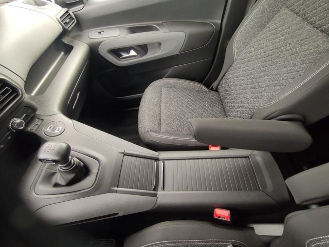 Peugeot Rifter, Peugeot Rifter LONG ALLURE 1.5HDI MAN6 OSOBNÍ, barva zelená