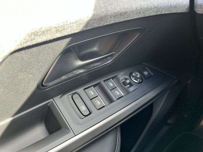 Peugeot 5008, Peugeot 5008 GT Hybrid 145 e-DCS6, barva bílá