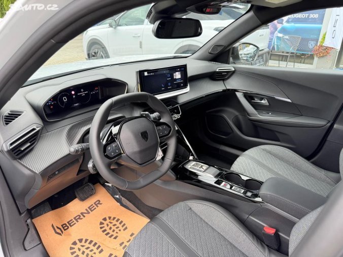 Peugeot 2008, Peugeot 2008 ALLURE PureTech 130k EAT8, barva bílá