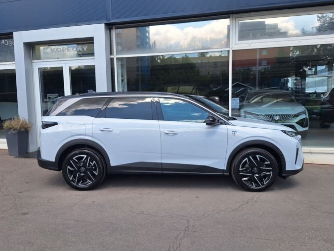 Peugeot 5008, Peugeot 5008 GT Hybrid 145 e-DCS6, barva bílá