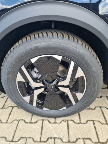 Peugeot 2008, Peugeot 2008 2008 Allure 100k. MAN6, barva černá