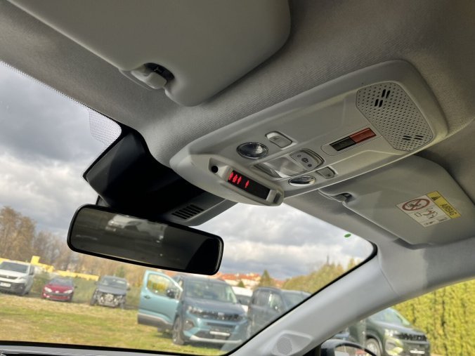 Peugeot 208, Peugeot 208 STYLE PureTech 100k MAN6, barva černá