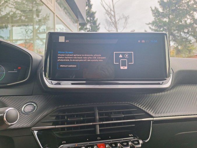 Peugeot 2008, Peugeot 2008 e-ALLURE 115 kW / 156 k (Bater, barva červená