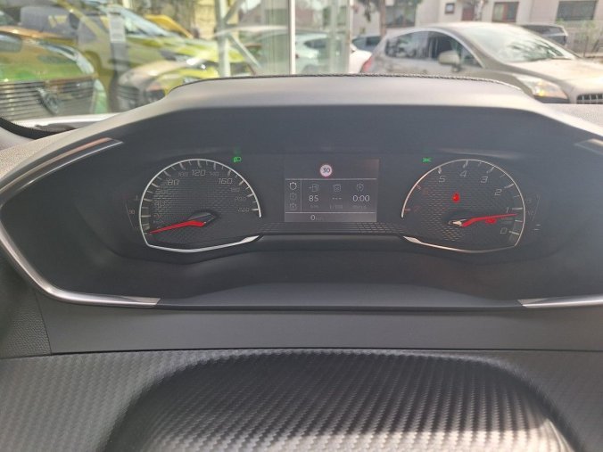 Peugeot 2008, Peugeot 2008 STYLE 1.2 TURBO 100k MAN6, barva bílá