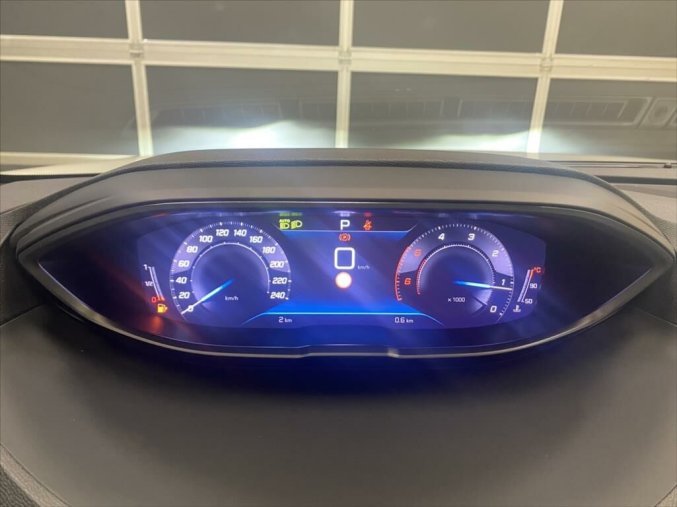 Peugeot 5008, Peugeot 5008 1,5   ALLURE PACK 130k EAT8, barva bílá
