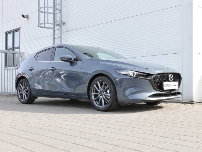 Mazda 3, 2,0 Skyactiv-G 122k/90kW AT, barva šedá