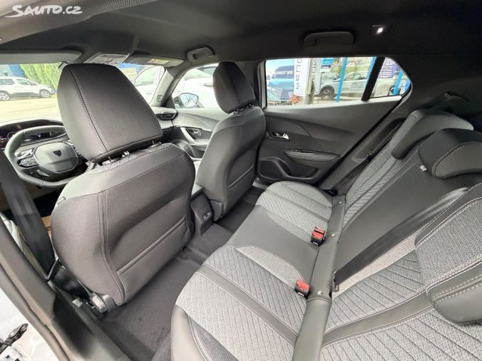 Peugeot 2008, Peugeot 2008 ALLURE PureTech 130k EAT8, barva bílá
