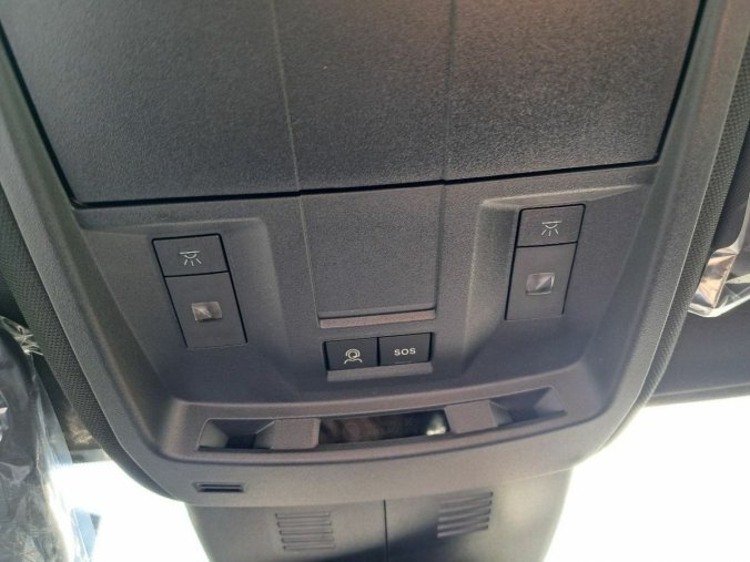 Peugeot 5008, Peugeot 5008 5008 ALLURE Hybrid 145 e-DCS6, barva modrá