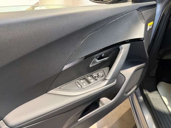 Peugeot 2008, Peugeot 2008 ALLURE PureTech 100k MAN6, barva šedá