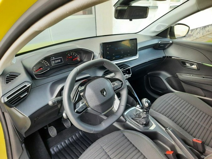 Peugeot 208, Peugeot 208 STYLE 1,2PT 100k M6, barva žlutá