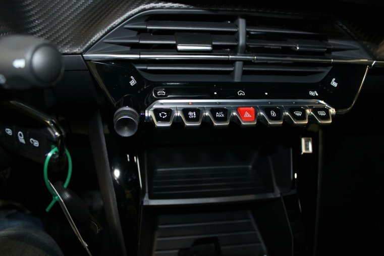 Peugeot 2008, Peugeot 2008 STYLE PureTech 100 S&S MAN6, barva černá