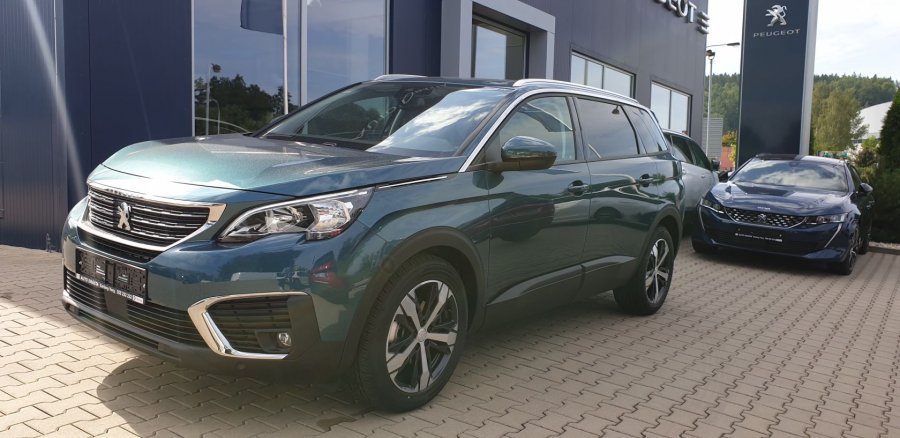 Peugeot 5008, 5008 ACTIVE 1.6 PureTech 180 S&S EAT8, barva zelená