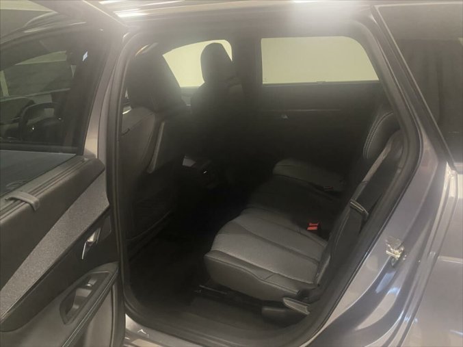 Peugeot 5008, Peugeot 5008 1,5   ALLURE PACK 130k EAT8, barva šedá