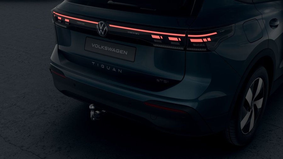 Volkswagen Tiguan, Tiguan People 1,5 eTSI 110 kW mHEV, barva modrá