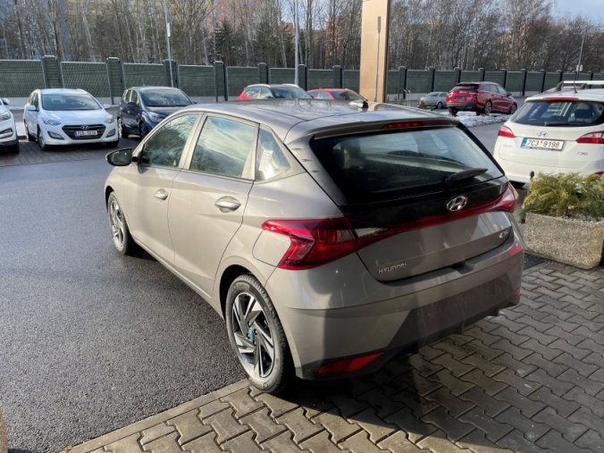 Hyundai i20, 1,2 DPI 5 st. manuální, barva bronzová