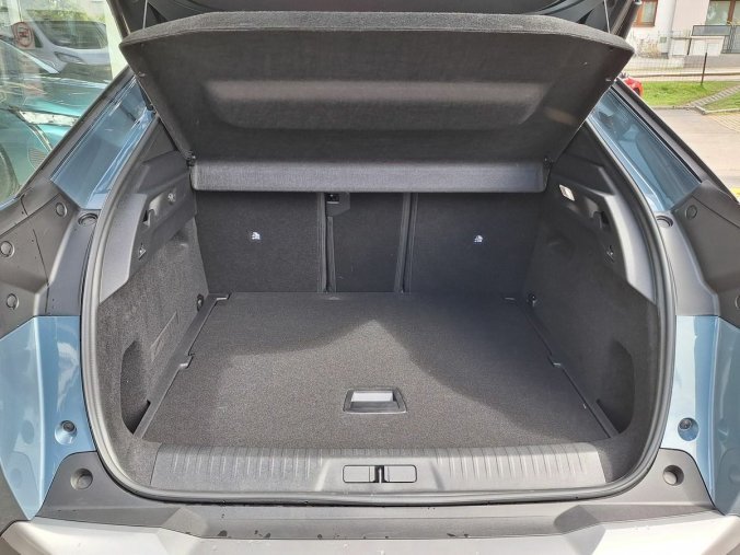 Peugeot 3008, Peugeot 3008 ALLURE Hybrid 145 e-DCS6, barva modrá