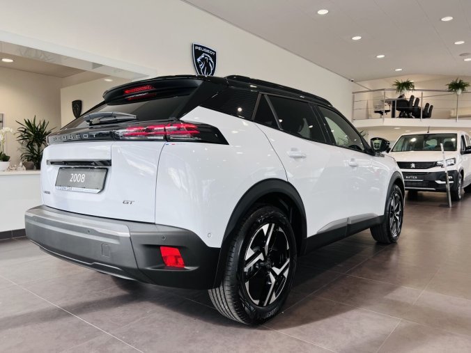 Peugeot 2008, Peugeot 2008 GT Elektro, e-dojezd 341km, barva bílá