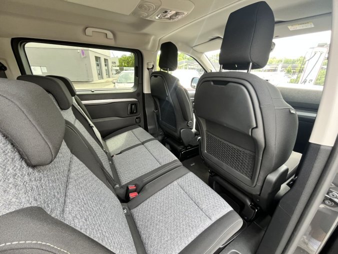 Peugeot Traveller, Peugeot Traveller Traveller Active L3 2.2 BlueHDi 150k MAN6, barva šedá
