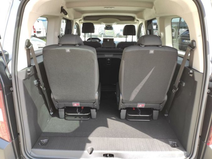 Peugeot Rifter, Peugeot Rifter ALLURE 1.5 HDI 130k MAN6 7míst, barva stříbrná