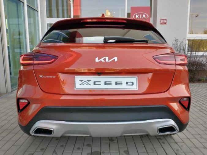 Kia XCeed, 1.5 T-GDi BLACK EDITION MY22, barva oranžová
