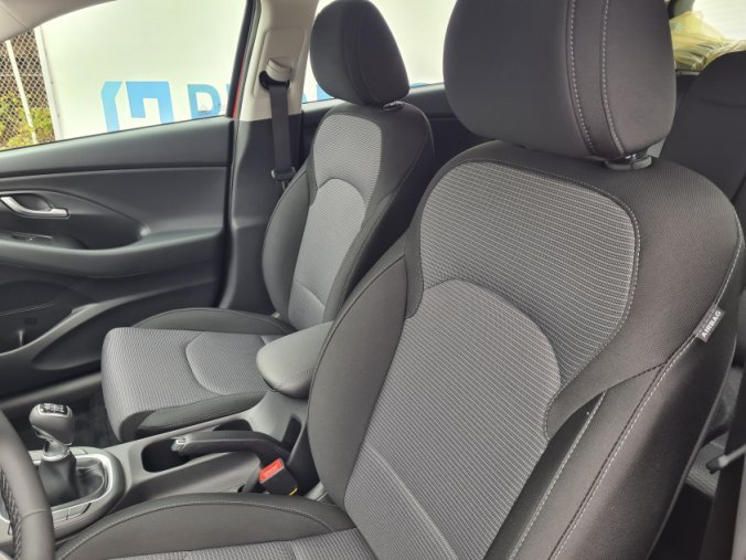 Hyundai i30, 1,0 T-GDI 88 kW MT, barva červená
