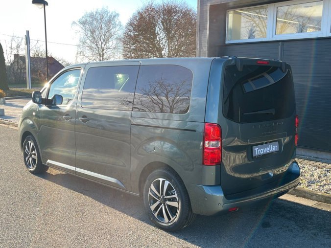 Peugeot Traveller, Peugeot Traveller Active L2 2.2 BlueHDi 180 S&S EAT8, barva zelená