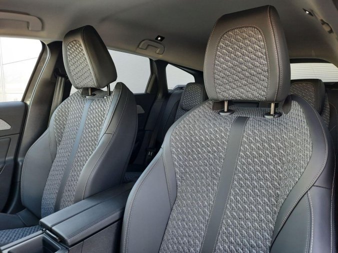 Peugeot 308, Peugeot 308 SW ALLURE 1.5 BHDi 130k EAT8, barva šedá