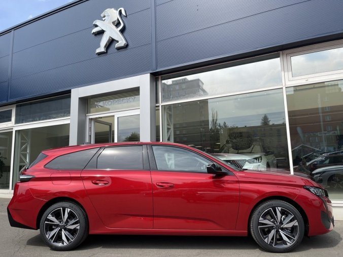 Peugeot 308, Peugeot 308 SW ALLURE 1.5 BHDi 130k EAT8, barva červená