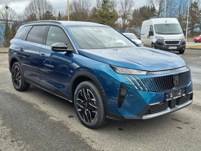 Peugeot 5008, Peugeot 5008 ALLURE Hybrid 145 e-DCS6, barva modrá