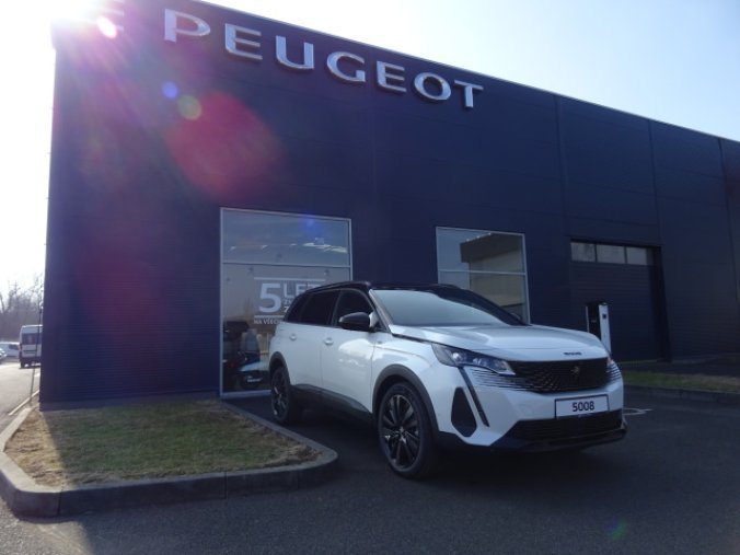 Peugeot 5008, GT Hybrid 136 e-DCS6, barva bílá