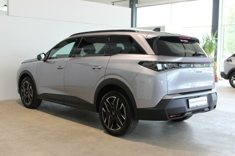 Peugeot 5008, Peugeot 5008 ALLURE Hybrid 136 e-DCS6, barva stříbrná