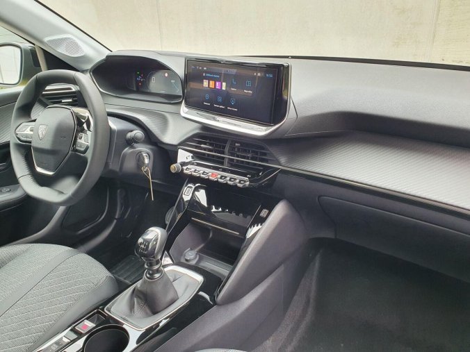 Peugeot 208, Peugeot 208 ALLURE 1.2 PT 100k MAN6, barva žlutá