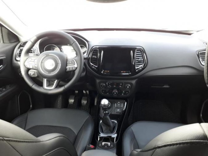 Jeep Compass, 2.0 MTJ 140PS Limited 4x4 MT6, barva černá