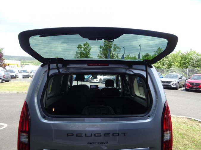 Peugeot Rifter, Peugeot Rifter LONG GT BlueHDi 130k EAT8, barva stříbrná