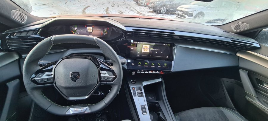 Peugeot 408, Peugeot 408 408 GT PureTech 130 S&S EAT8, barva červená