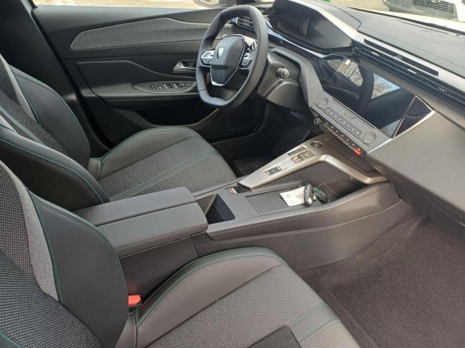 Peugeot 308, Peugeot 308 SW Allure BlueHDi 130 k, barva šedá