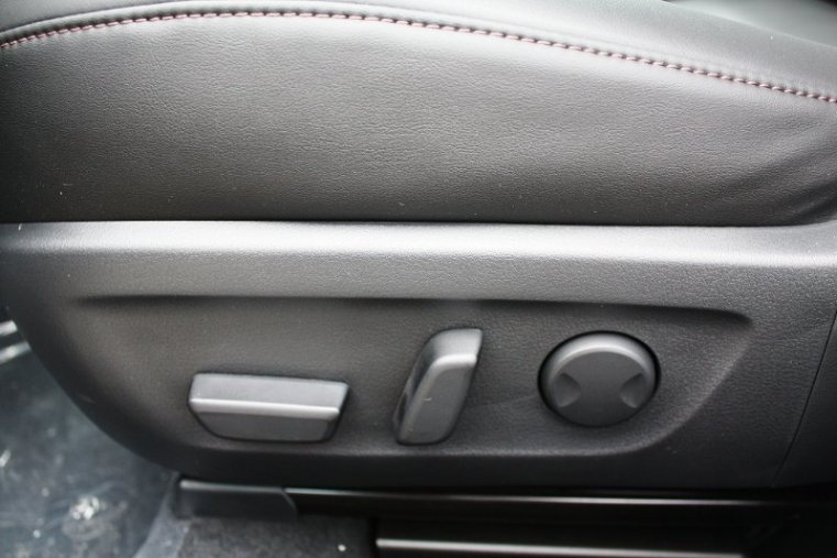 Mazda 3, SKYACTIV-G, barva šedá